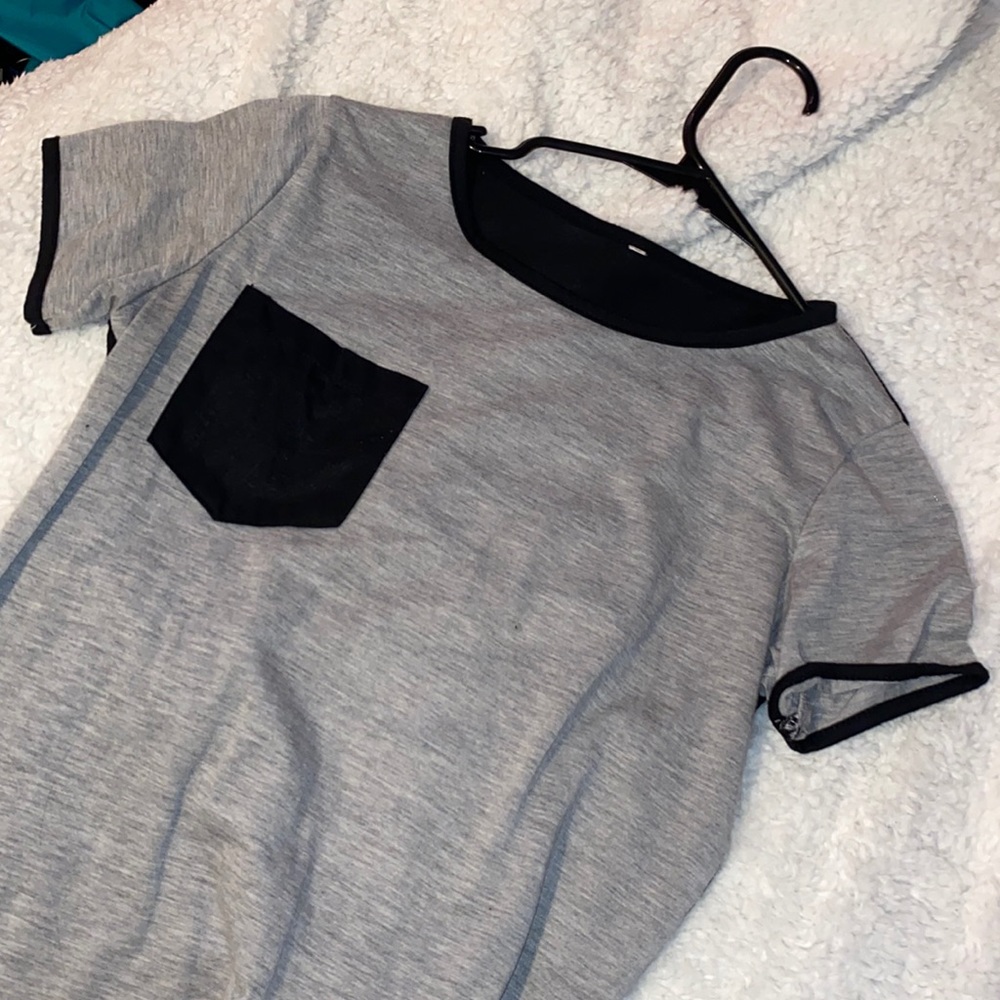 Short t shirt with cut back